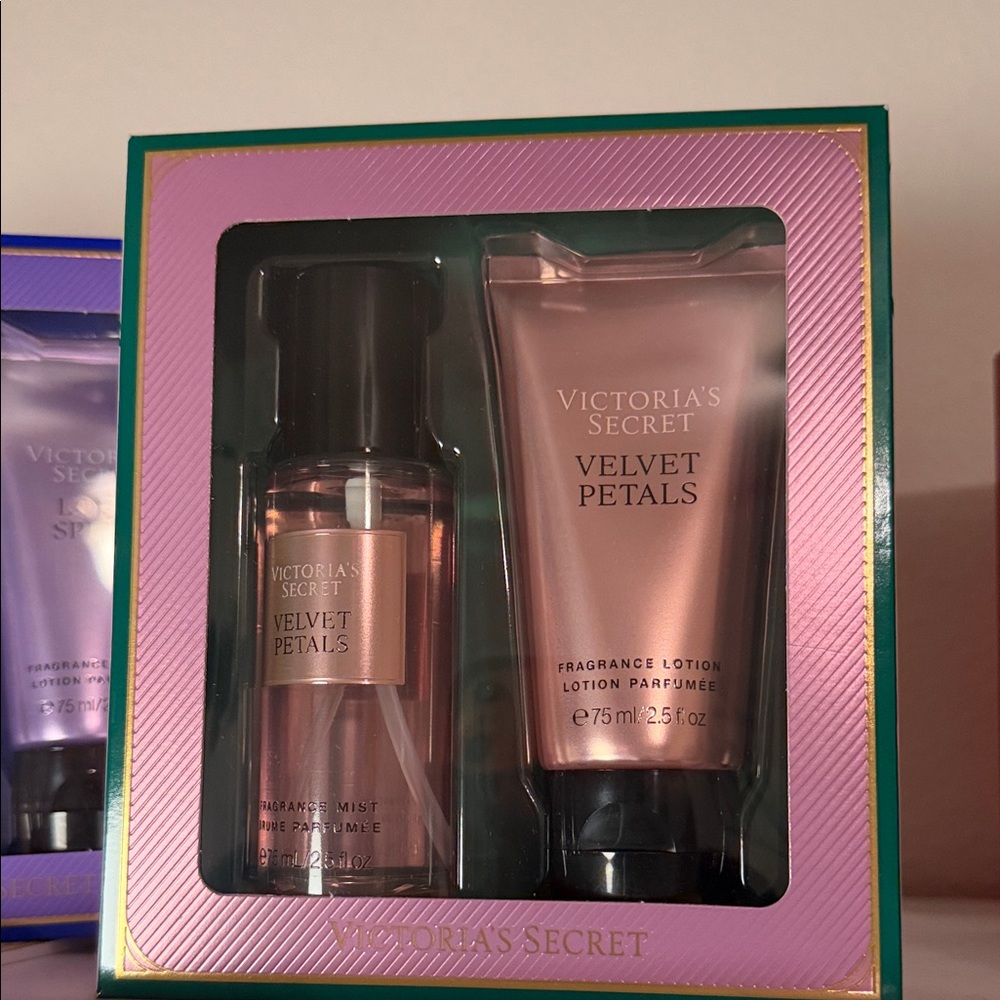 Victoria's Secret Set in Pink - Picture 2 of 4